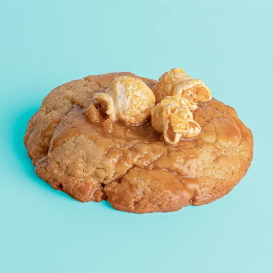 Cookie Palomitas con caramelo salado - Cookie americana de - Galletas - Mila Repostería en Alicante